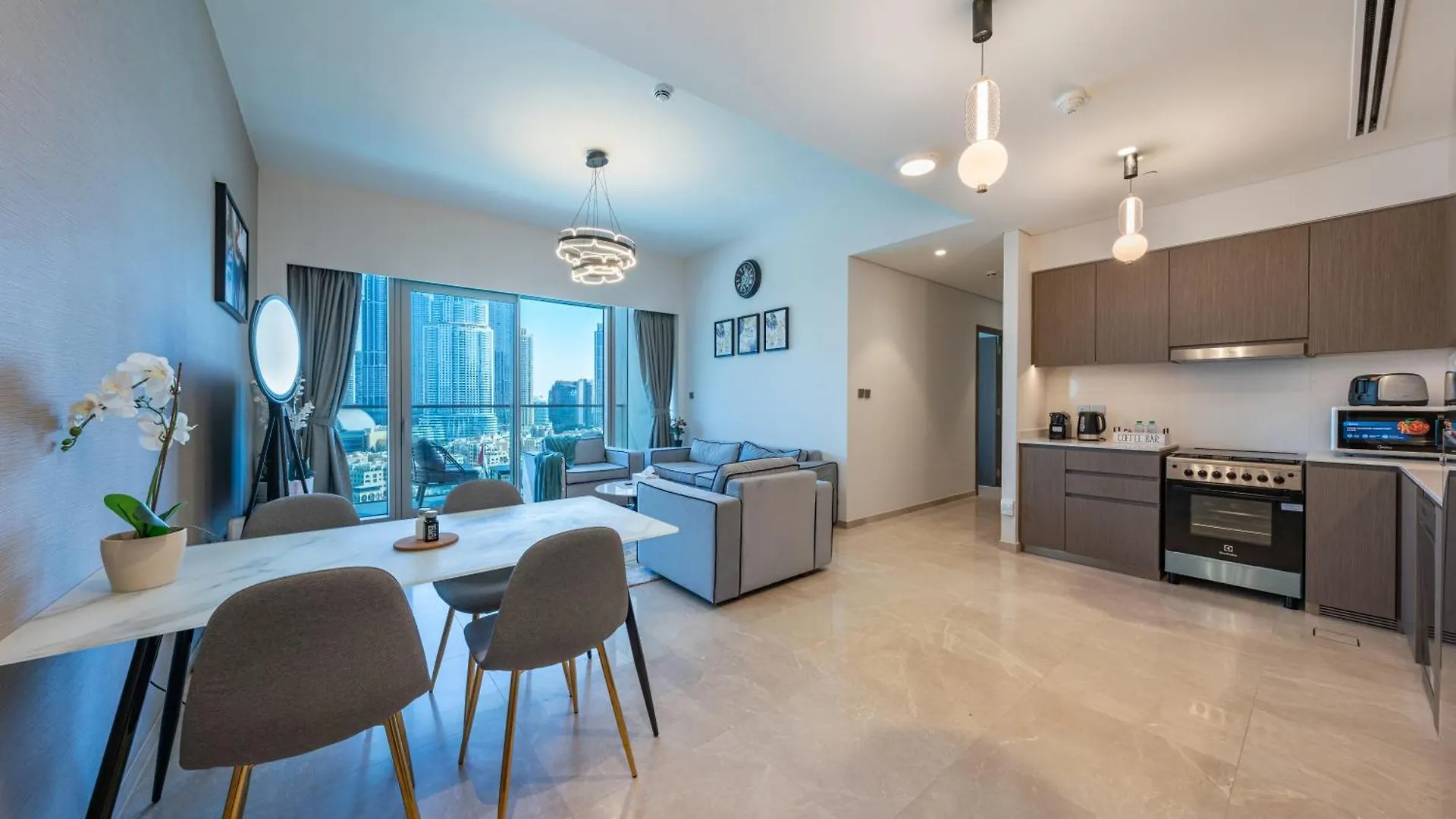 Skyline Majesty - Luxury Living With Full Burj Khalifa & Fountain Views - 1703 Appartement Dubai